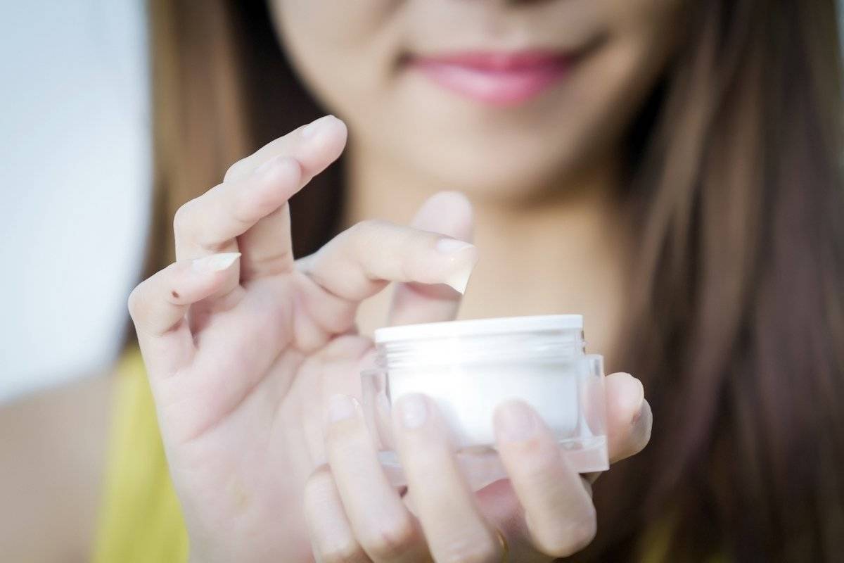 lady ready to apply solution